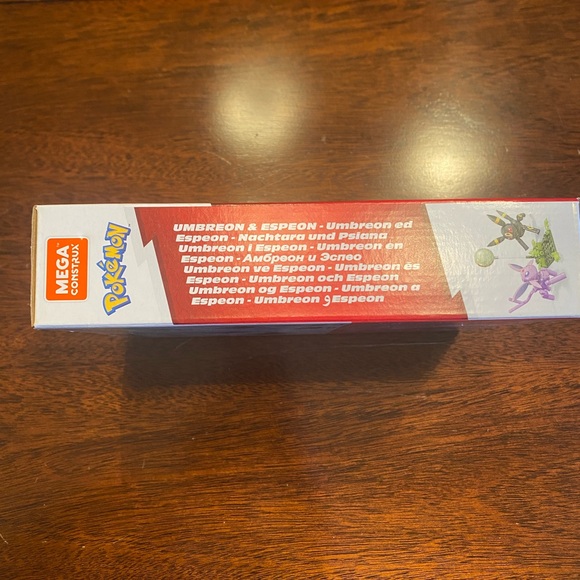 Pokémon Umbreon and Espeon - Picture 6 of 12